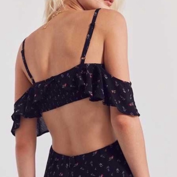 Kimchi Blue Gianna Ruffle Cold Shoulder Jumper Size 0 - Picture 3 of 7